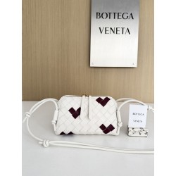 보테가 베네타 Bottega Veneta 794258 Intrecciato Concert Pouch 18.5CM