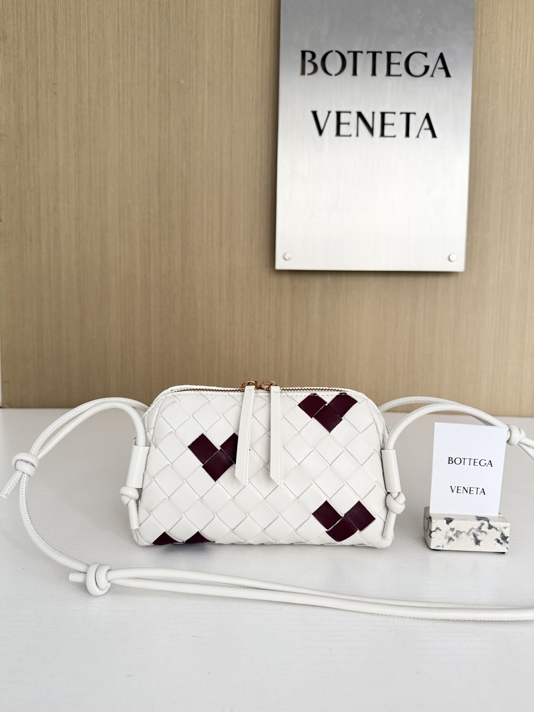 보테가 베네타 Bottega Veneta 794258 Intrecciato Concert Pouch 18.5CM
