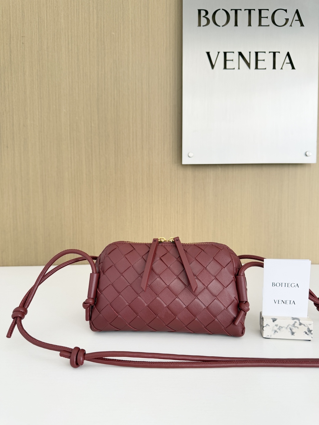 보테가 베네타 Bottega Veneta 794258 Intrecciato Concert Pouch 18.5CM