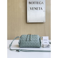 보테가 베네타 Bottega Veneta 794258 Intrecciato Concert Pouch 18.5CM
