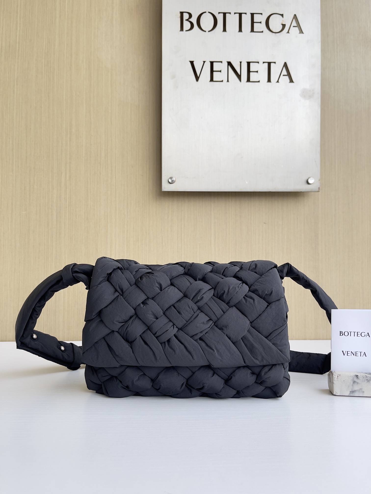 보테가 베네타 Bottega Veneta 795498 Rumple Messenger Bag 21CM