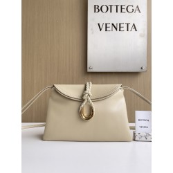 보테가 베네타 Bottega Veneta 806030 Winter Liberta 27CM