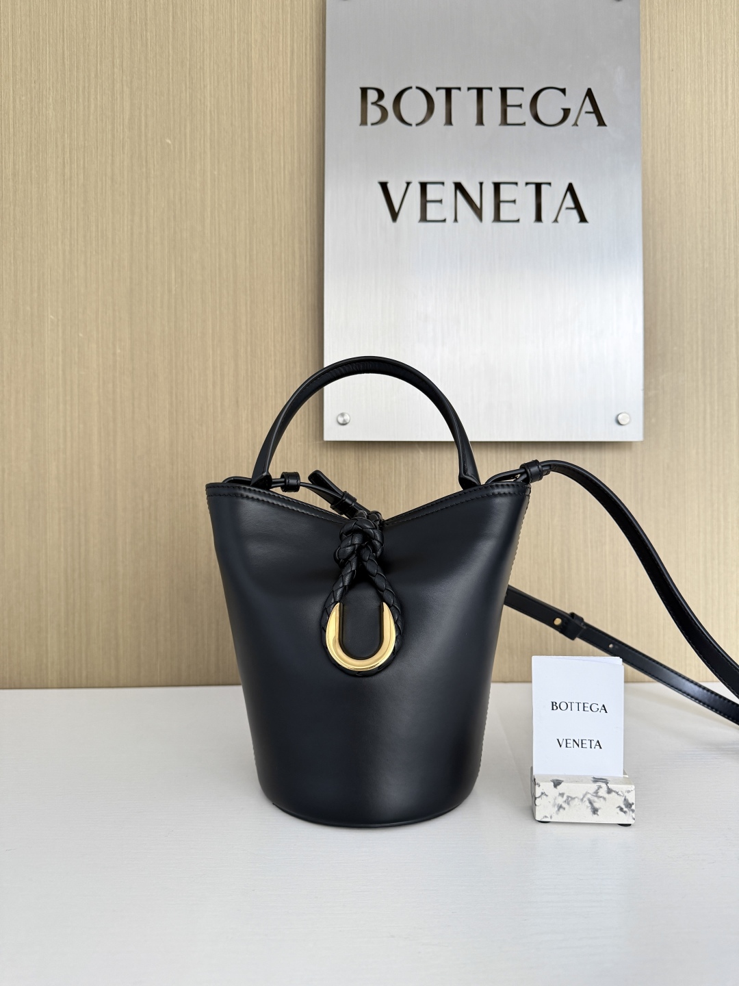 보테가 베네타 Bottega Veneta 815244 Small Liberta Bucket 22CM