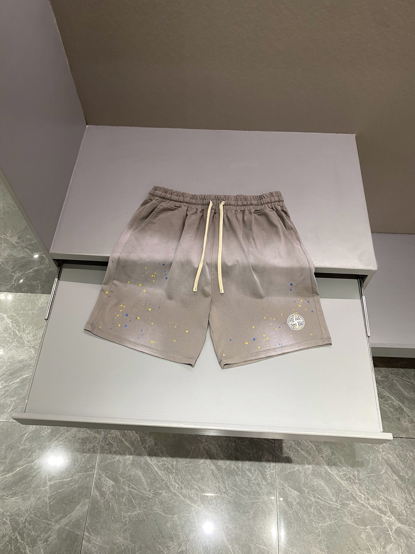 스톤아일랜드 Stone Island 반바지