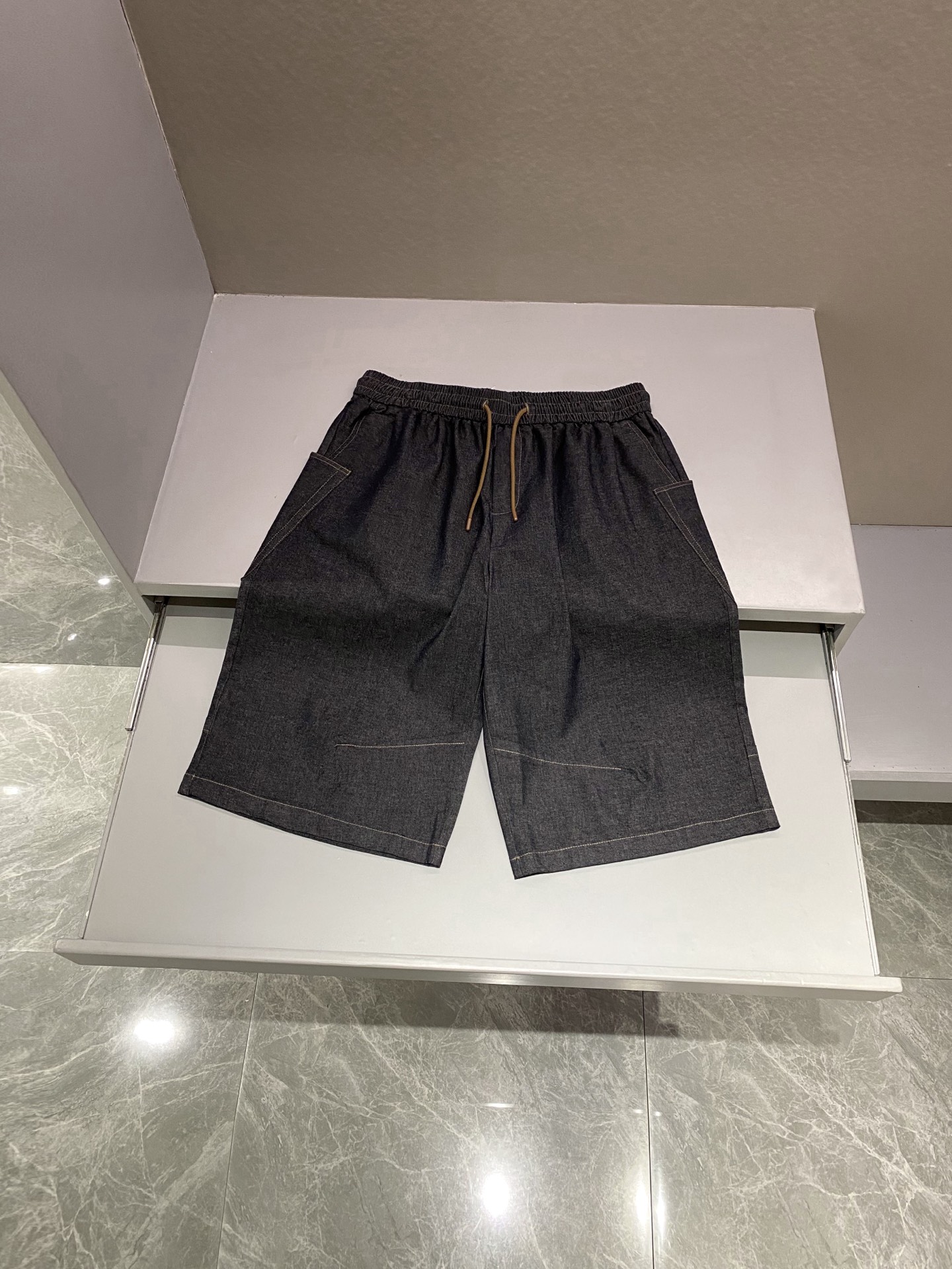 보테가베네타 Bottega Veneta 반바지