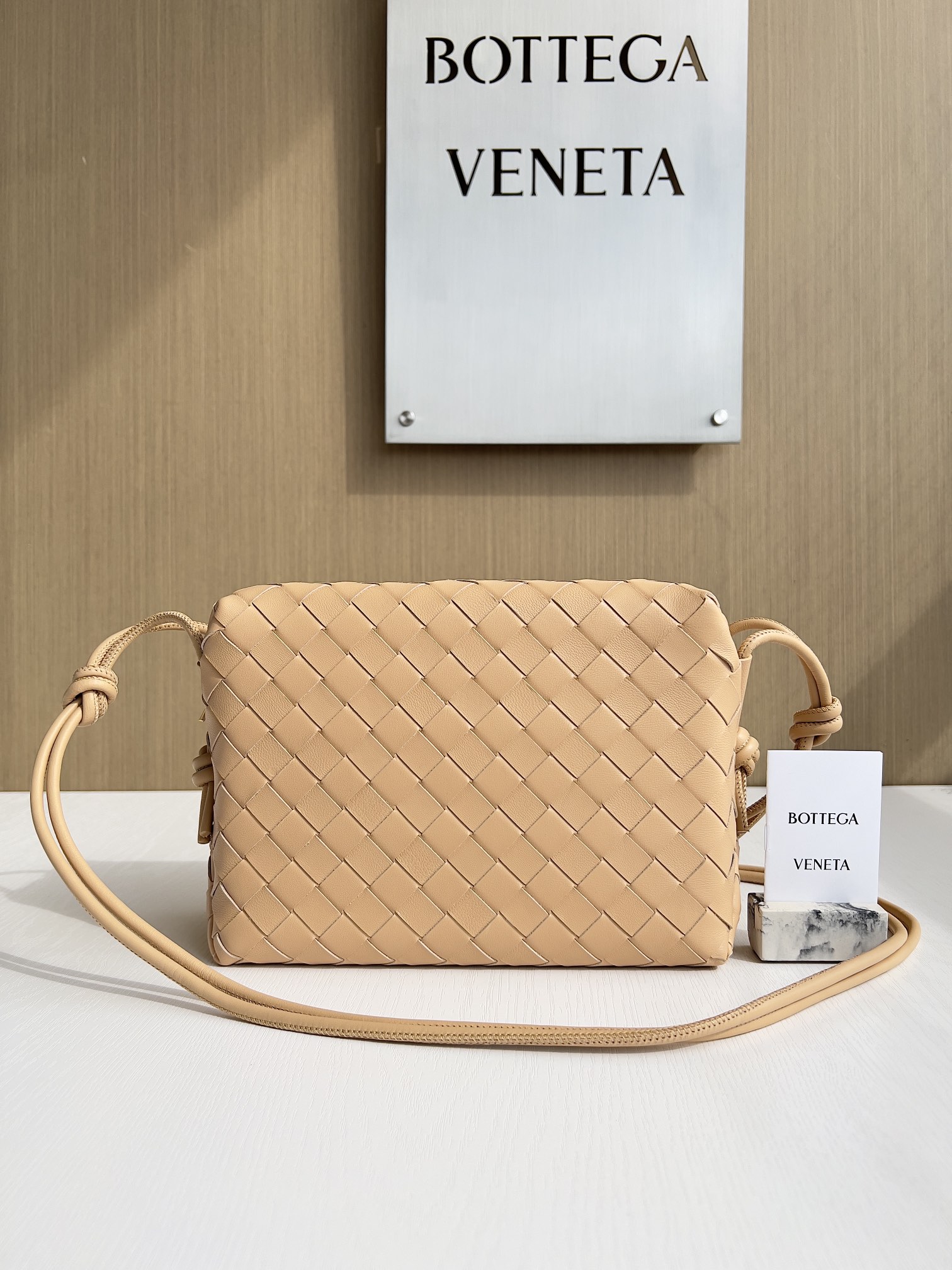 보테가 베네타 Bottega Veneta 666689 Loop 22CM