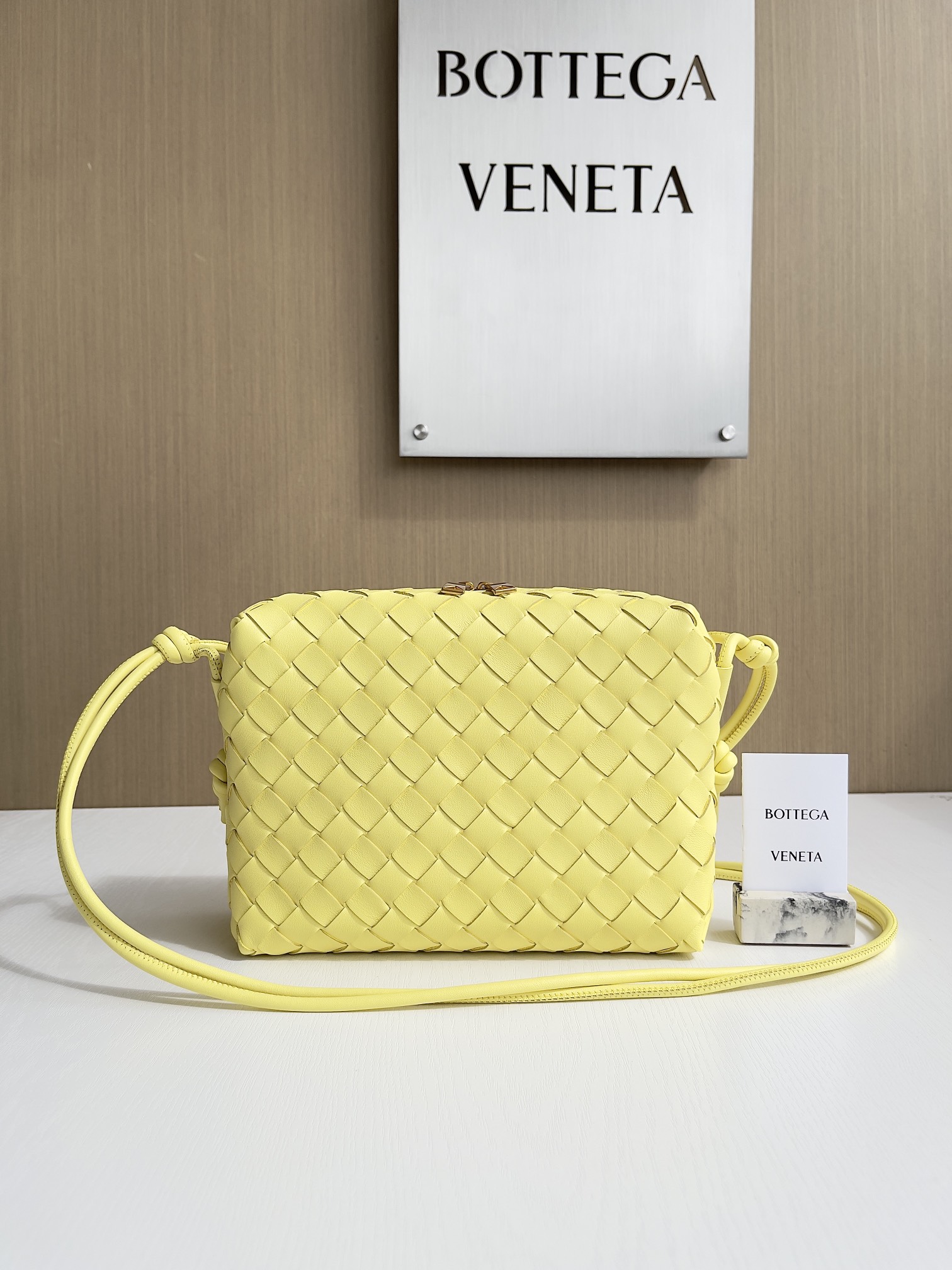 보테가 베네타 Bottega Veneta 680255 Loop 22CM