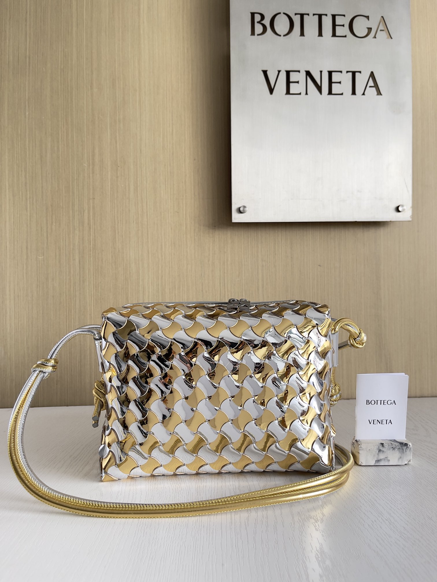 보테가 베네타 Bottega Veneta 777571 Loop 22CM