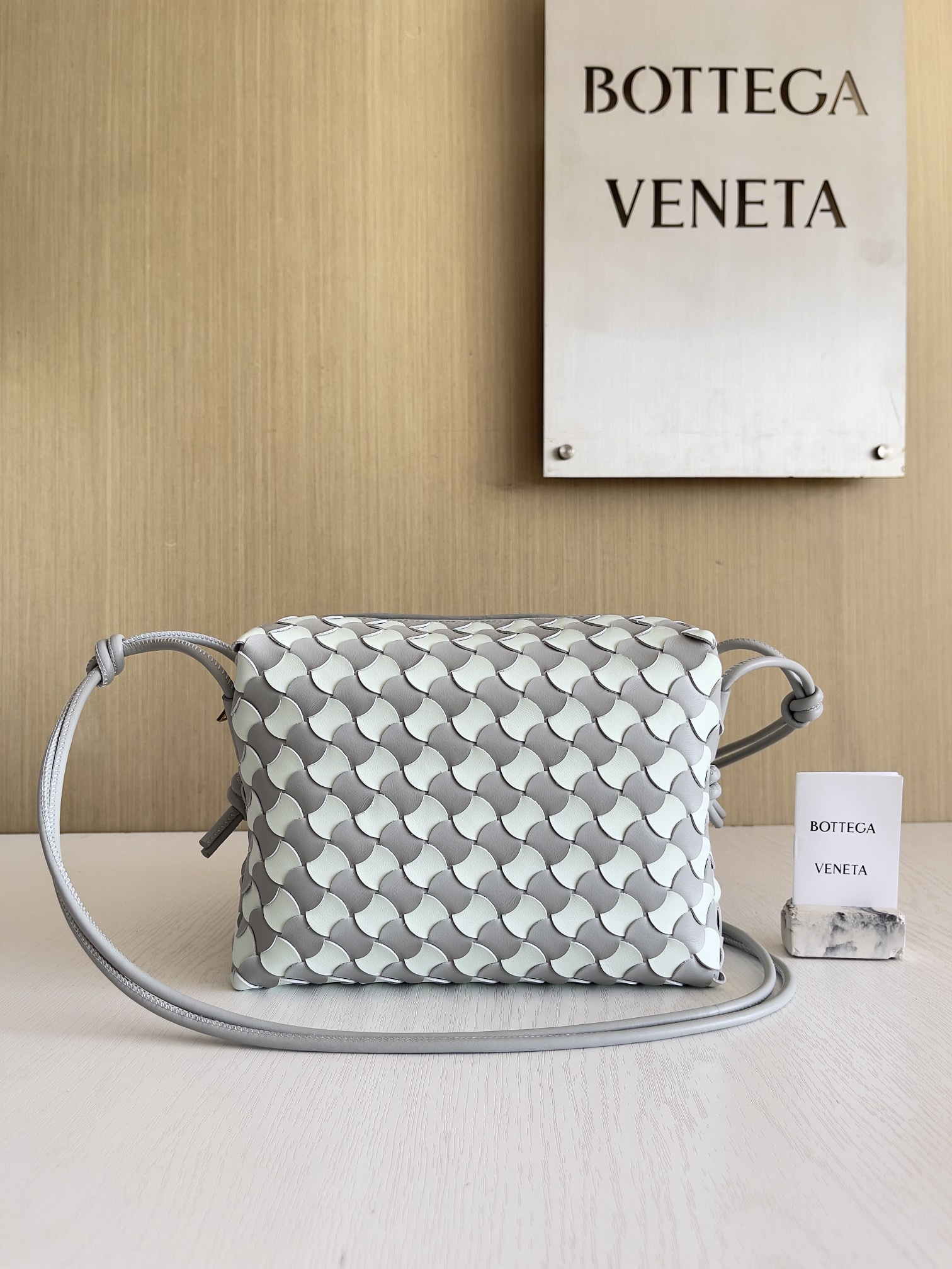 보테가 베네타 Bottega Veneta 777571 Loop 22CM
