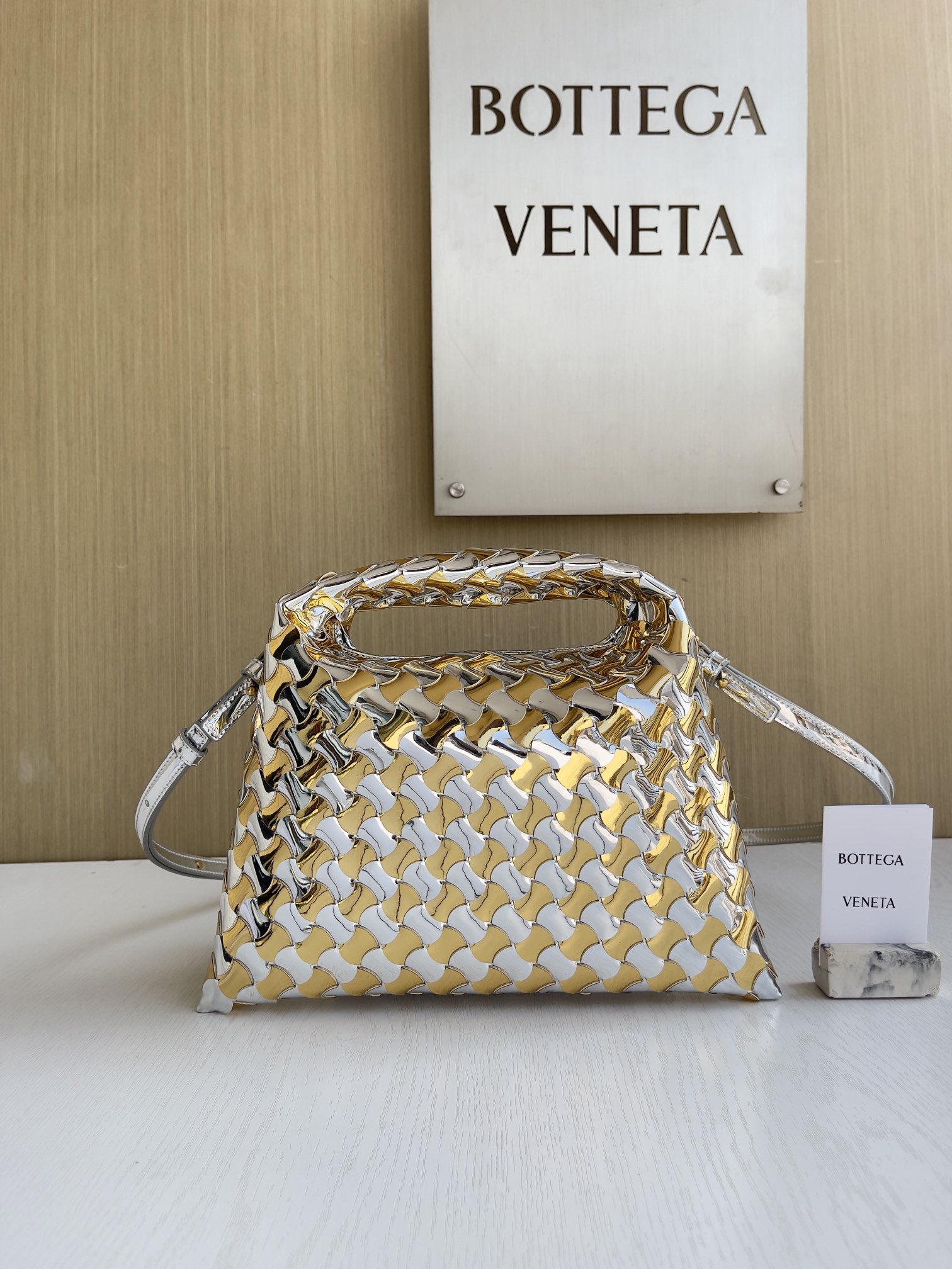 보테가 베네타 Bottega Veneta 777572 Loop 25.5cm