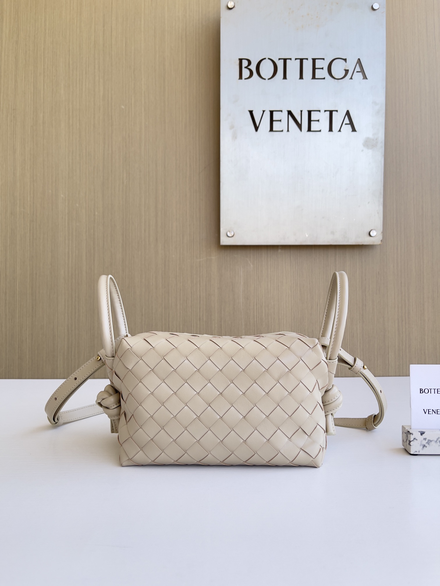 보테가 베네타 Bottega Veneta 796615 Loop 19CM