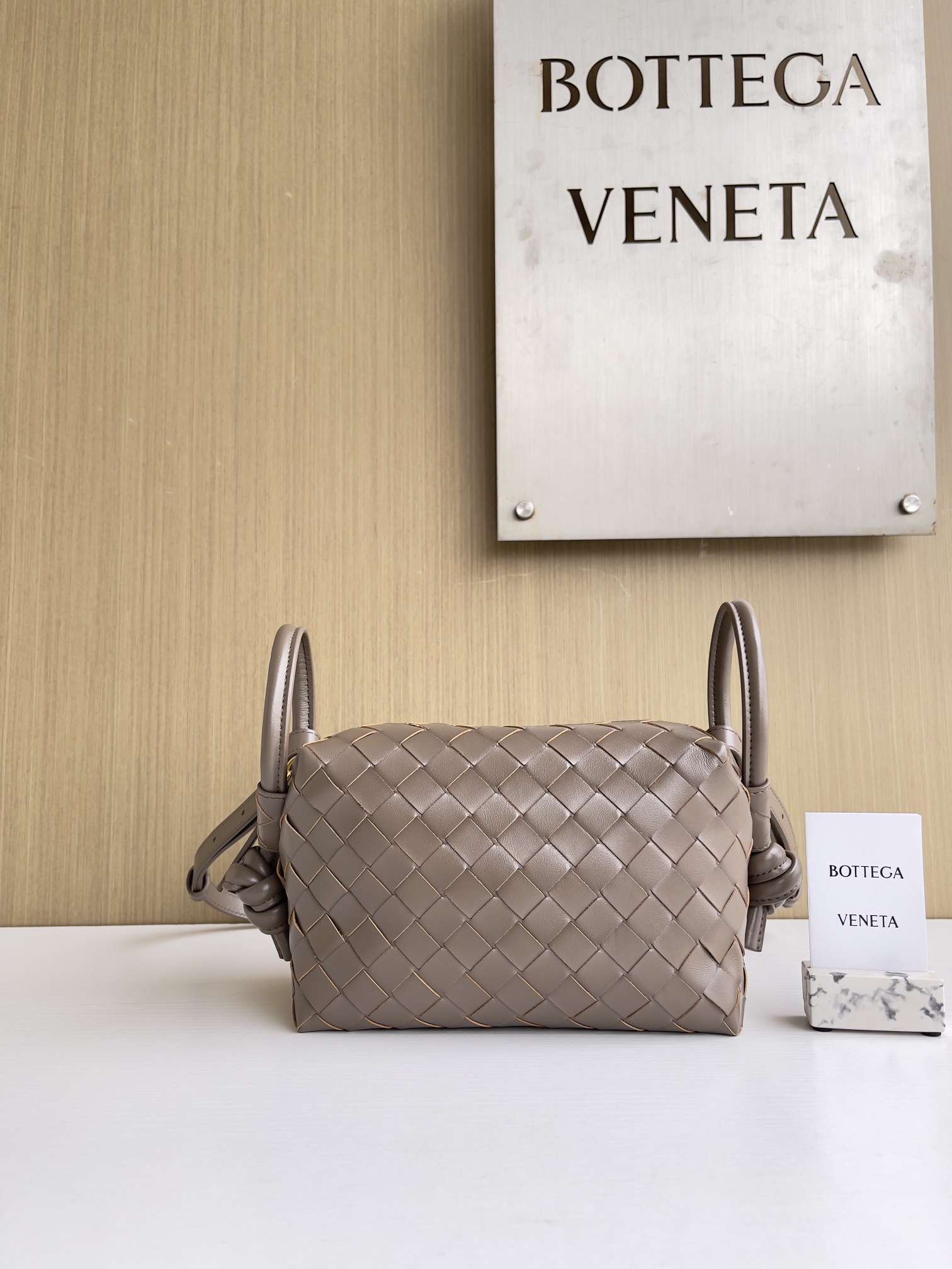 보테가 베네타 Bottega Veneta 796615 Loop 19CM