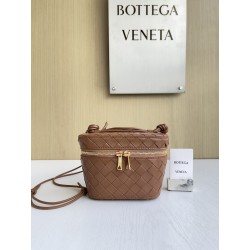 보테가베네타 Bottega Veneta Mini Intrecciato Vanity Case 743551 18CM