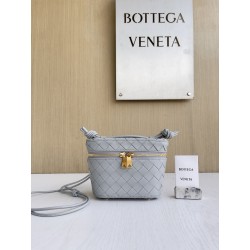보테가베네타 Bottega Veneta Mini Intrecciato Vanity Case 743551 18CM