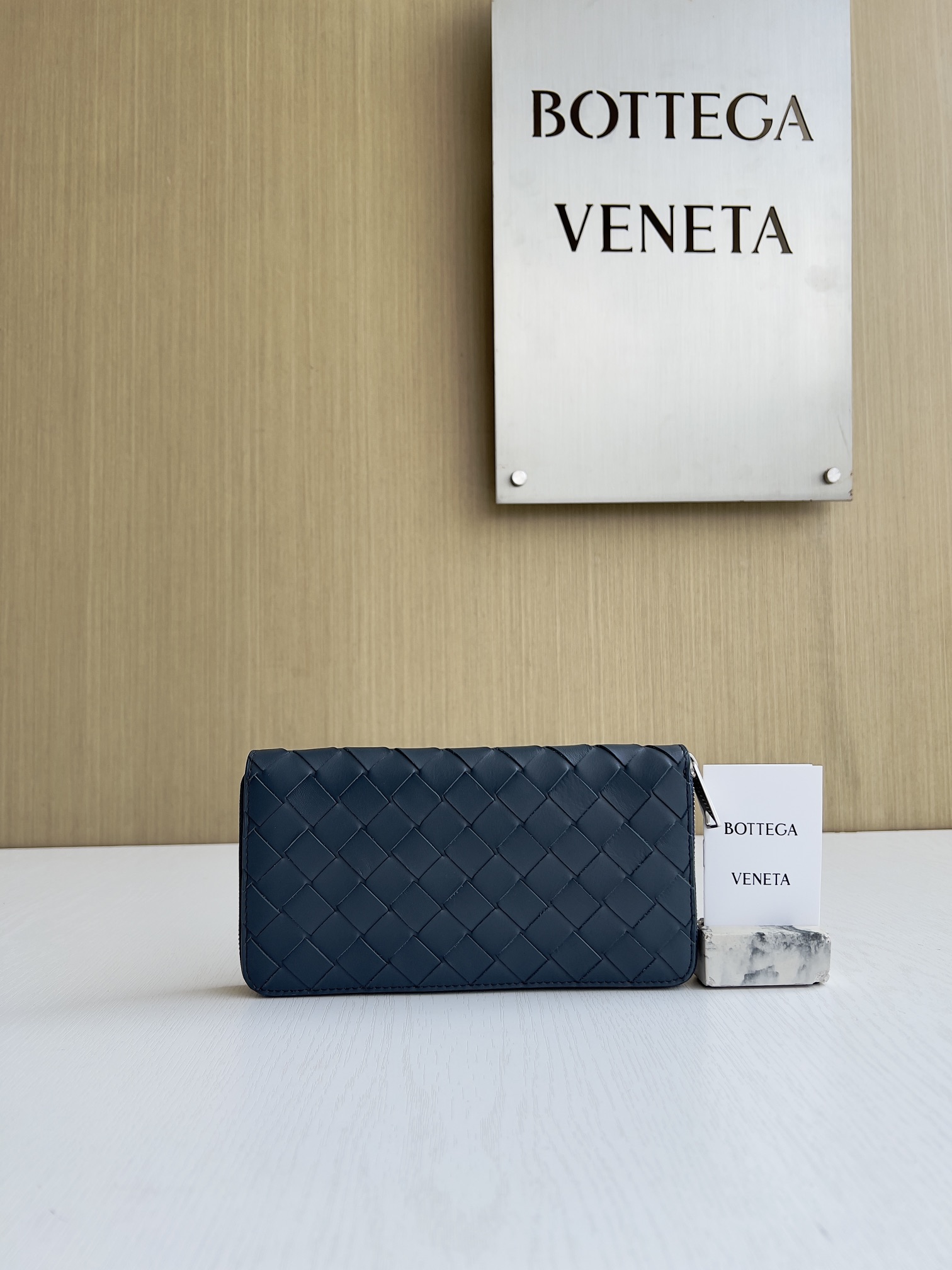 보테가 베네타 Bottega Veneta 593217 Intrecciato Zip Around Wallet 19CM