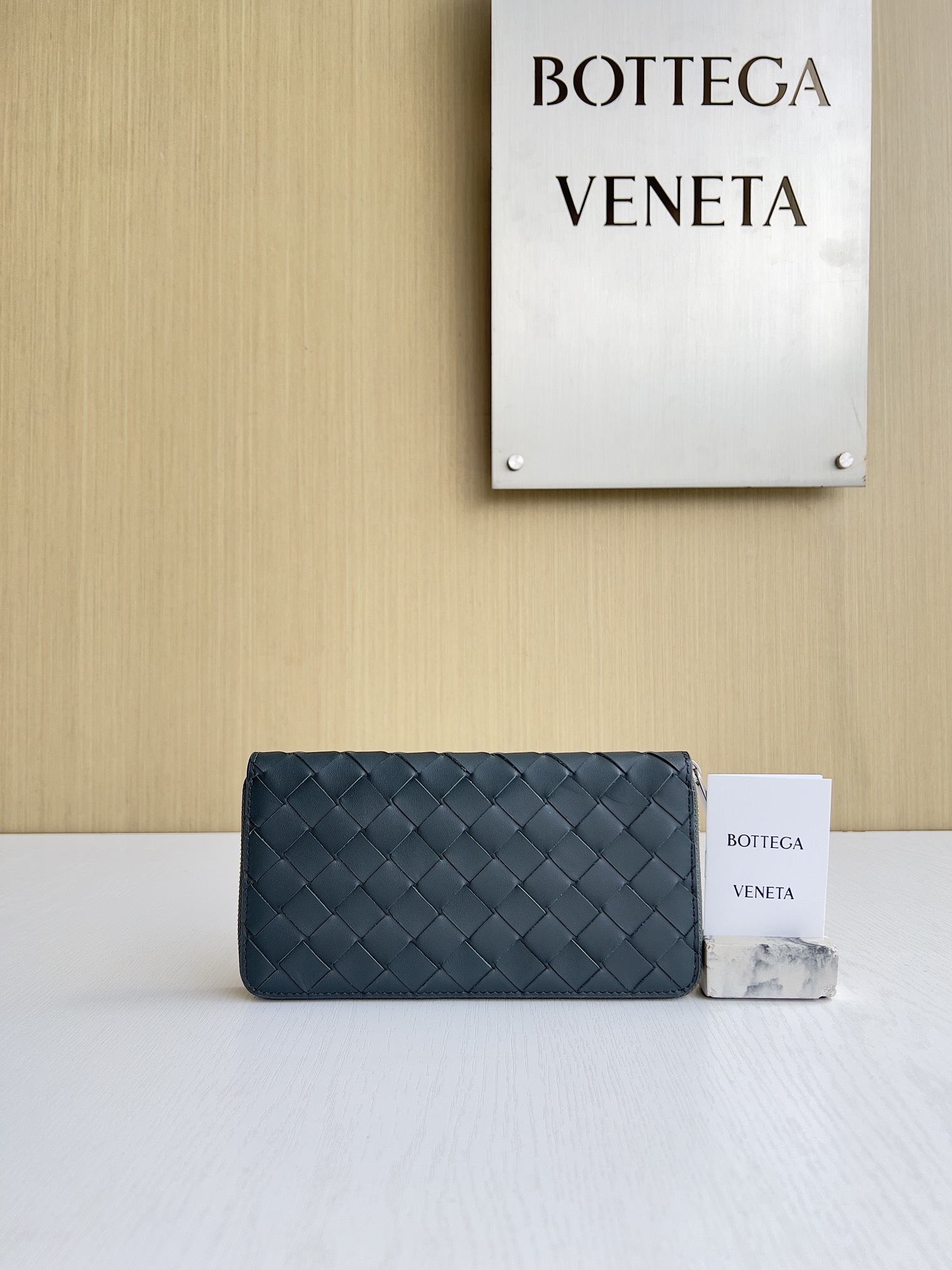 보테가 베네타 Bottega Veneta 593217 Intrecciato Zip Around Wallet 19CM