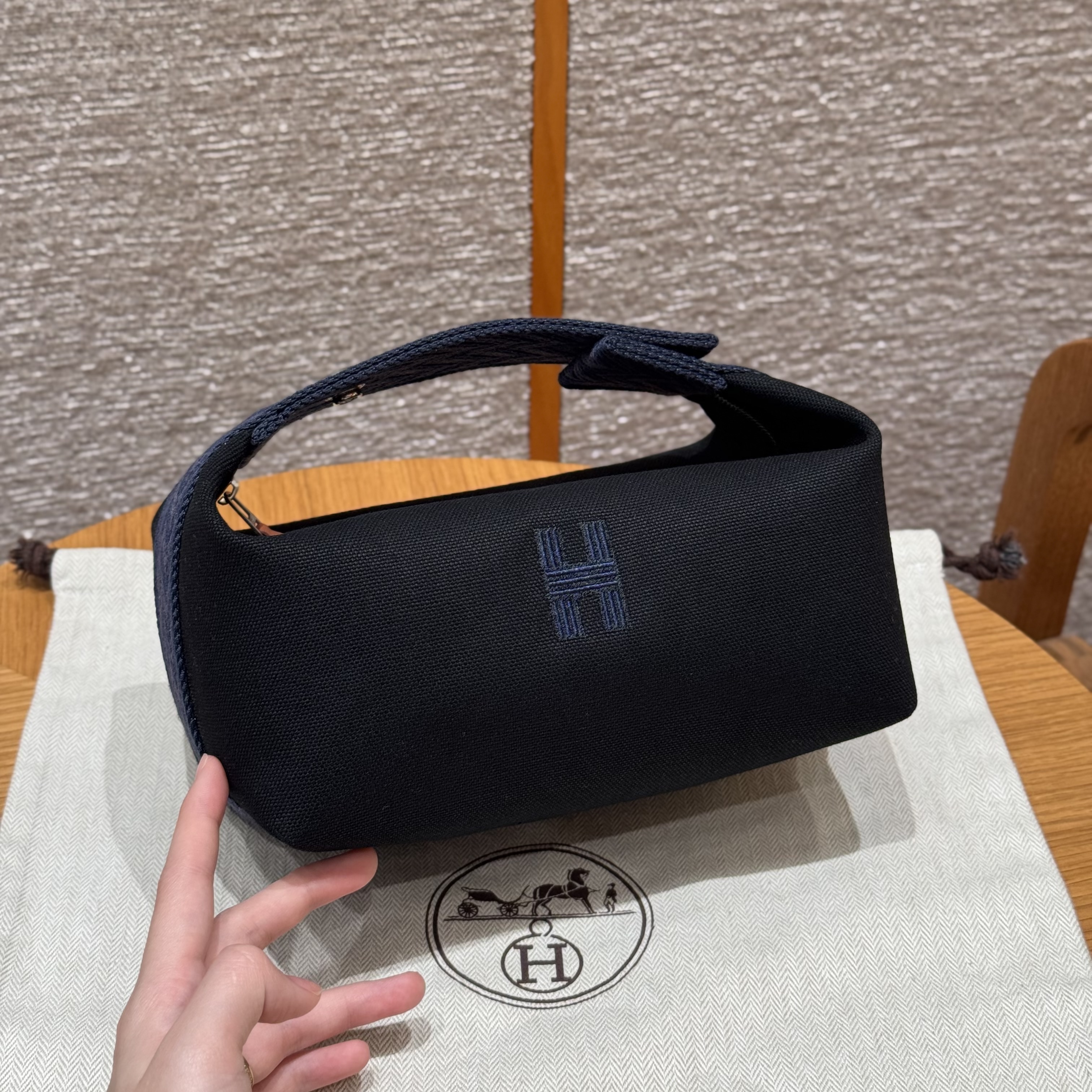에르메스 Hermes Bride-a-Brac 21cm all- cotton 89 Noir and 2Z Blue nuit/silver