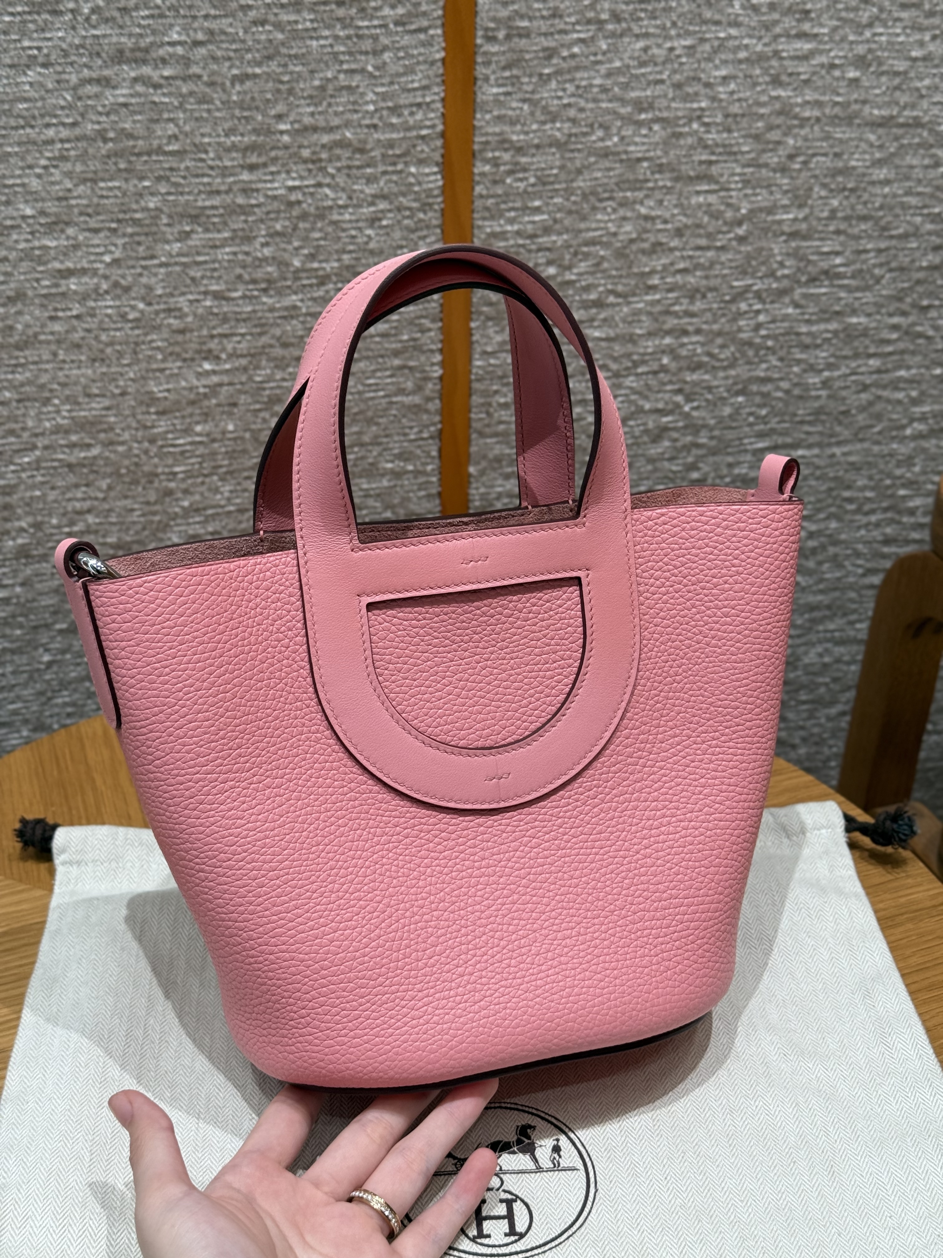 에르메스 Hermes in the loop 18cm Clemence 1Q Rose confetti/silver