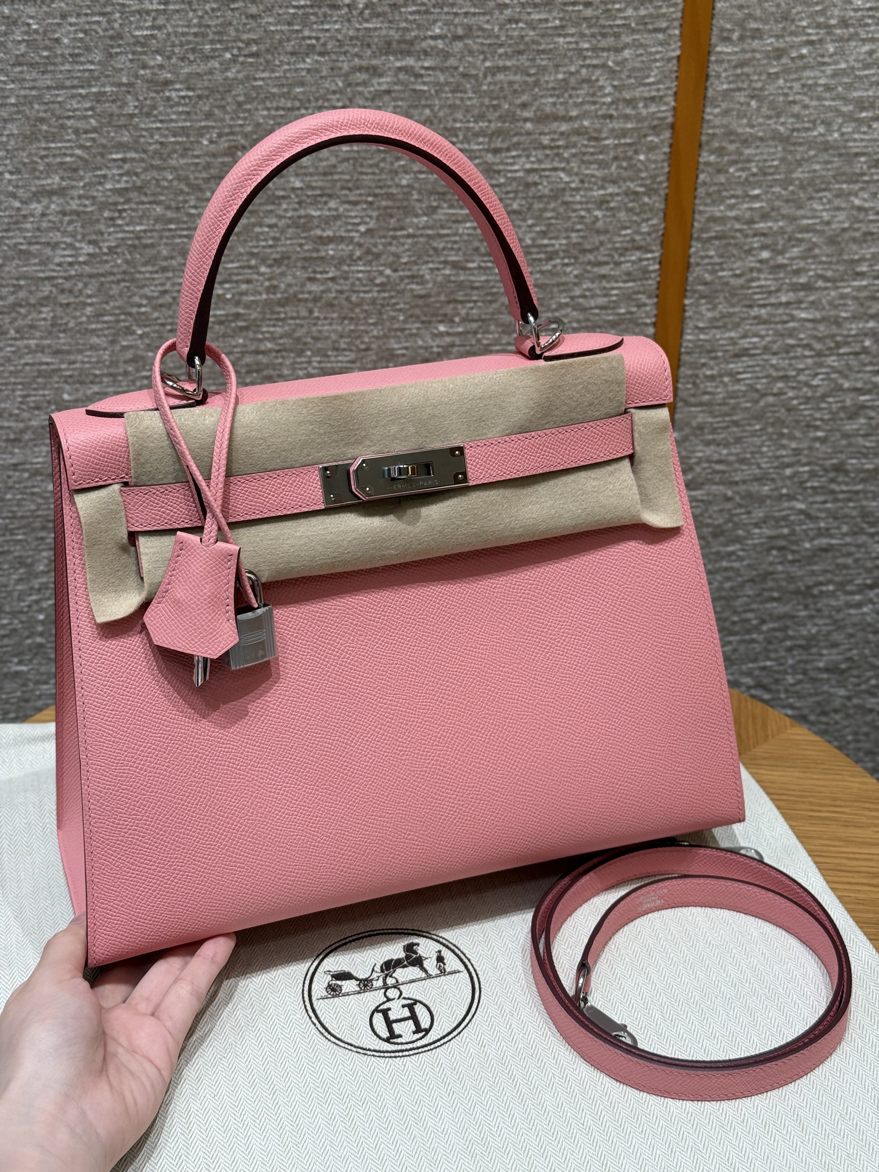 에르메스 Hermes Kelly 28cm Epsom 1Q Rose confetti/silver