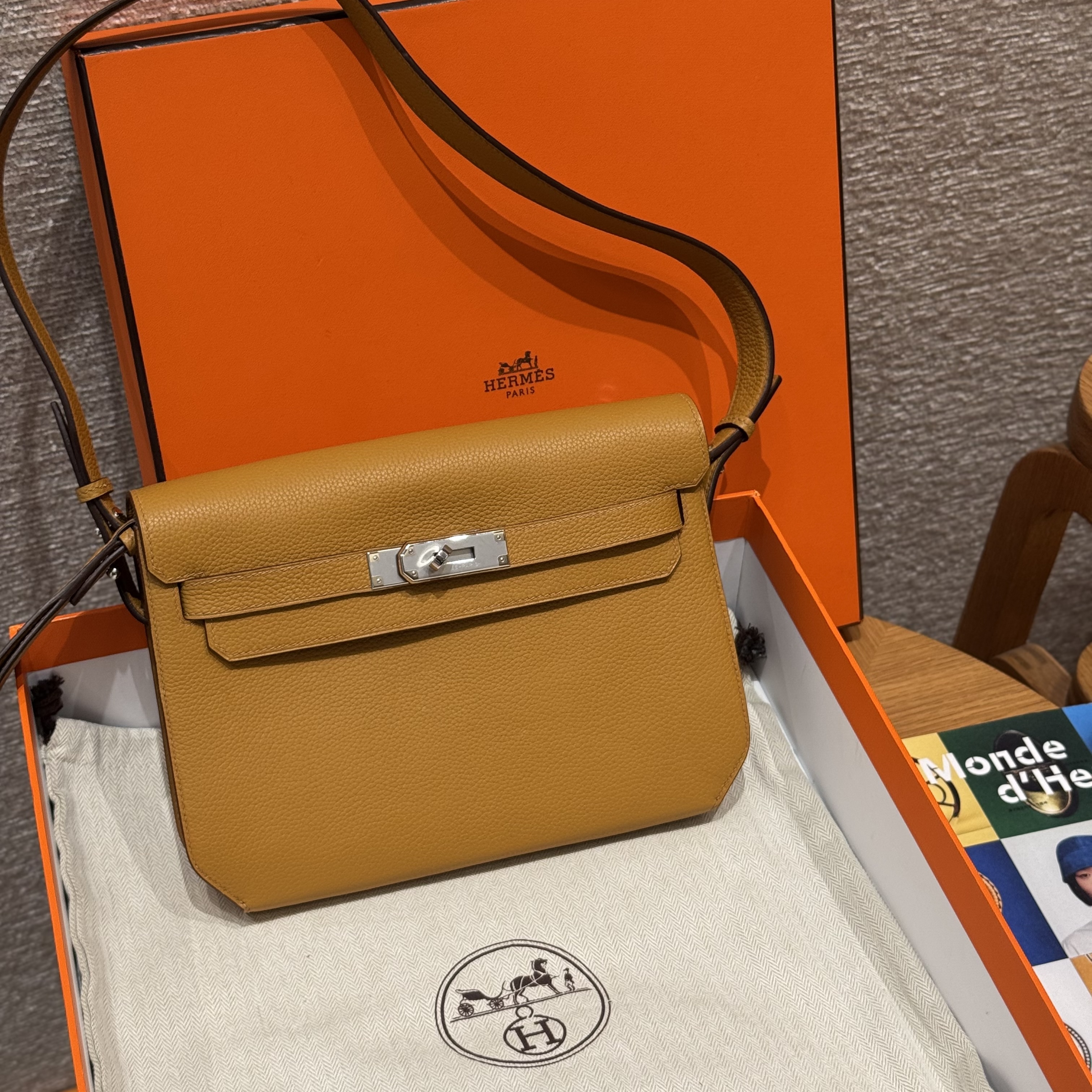 에르메스 Hermes kelly depeches 25cm Togo 21 Natural-sable/silver