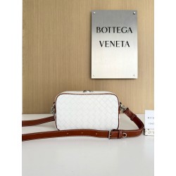보테가 베네타 Bottega Veneta 755923 Intrecciato Camera Bag 24.5CM