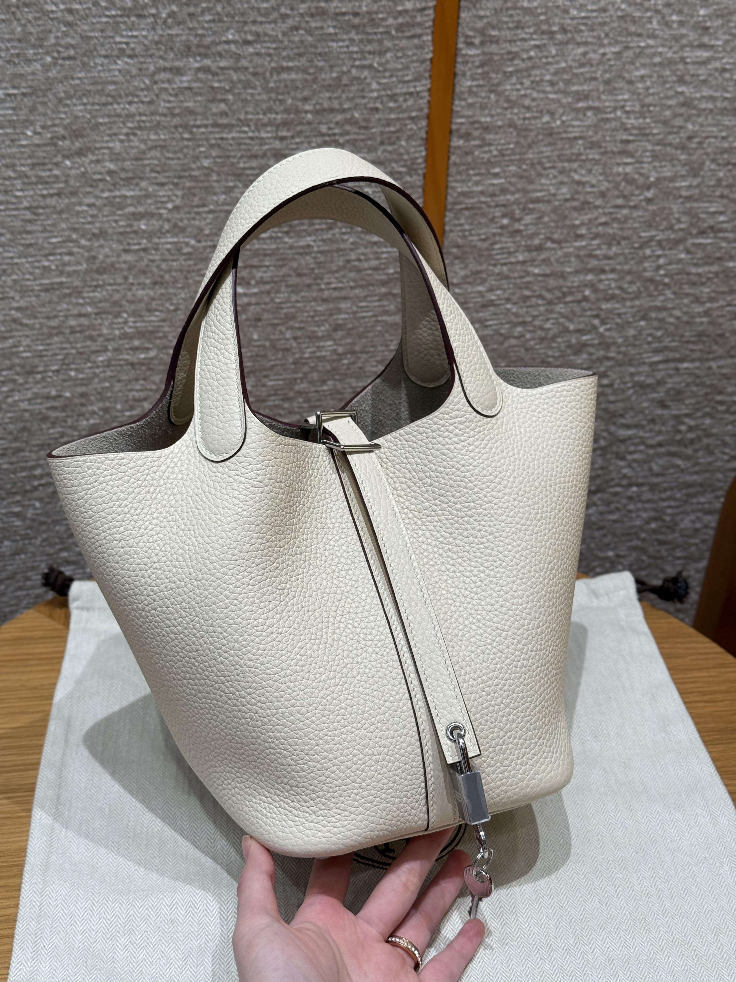 에르메스 Hermes Picotin lock 18cm clemence i2 Nata/silver