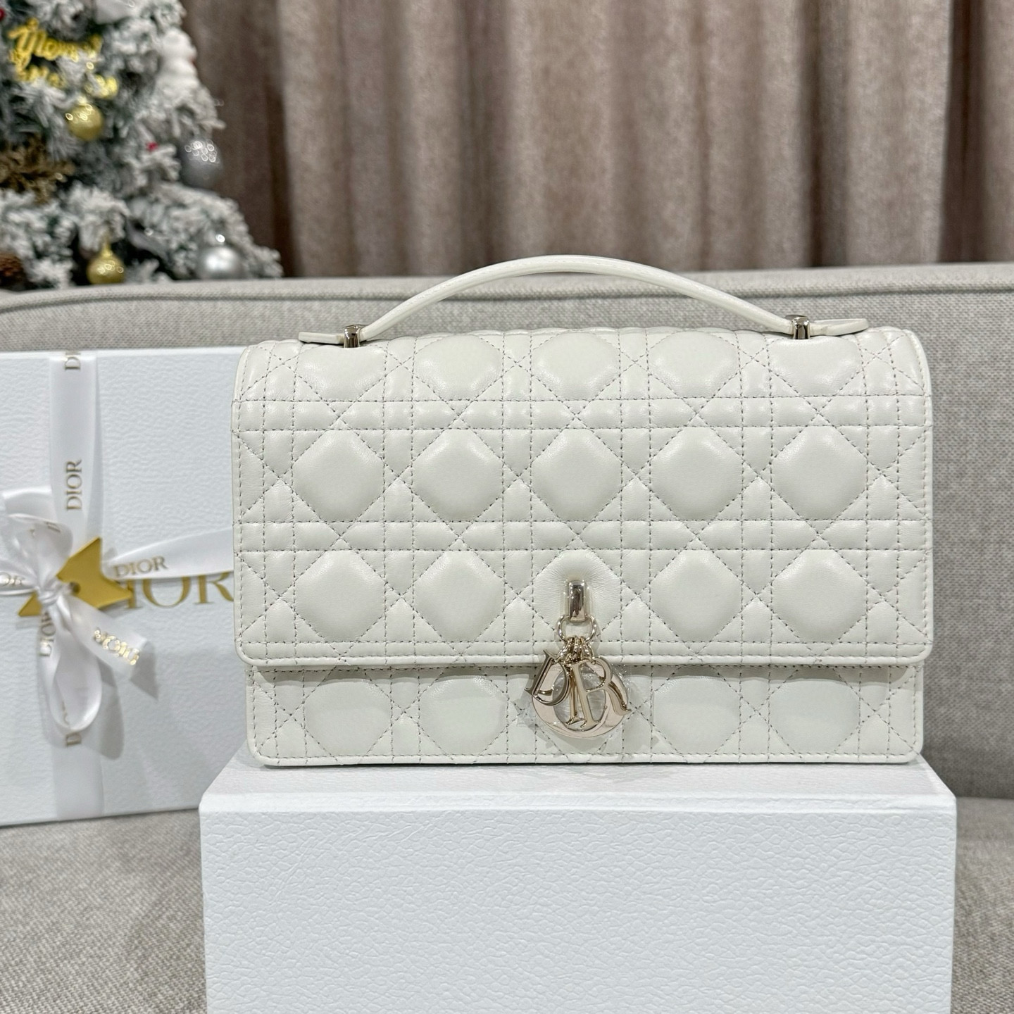 디올 Dior My Dior Top Handle Bag White 24cm