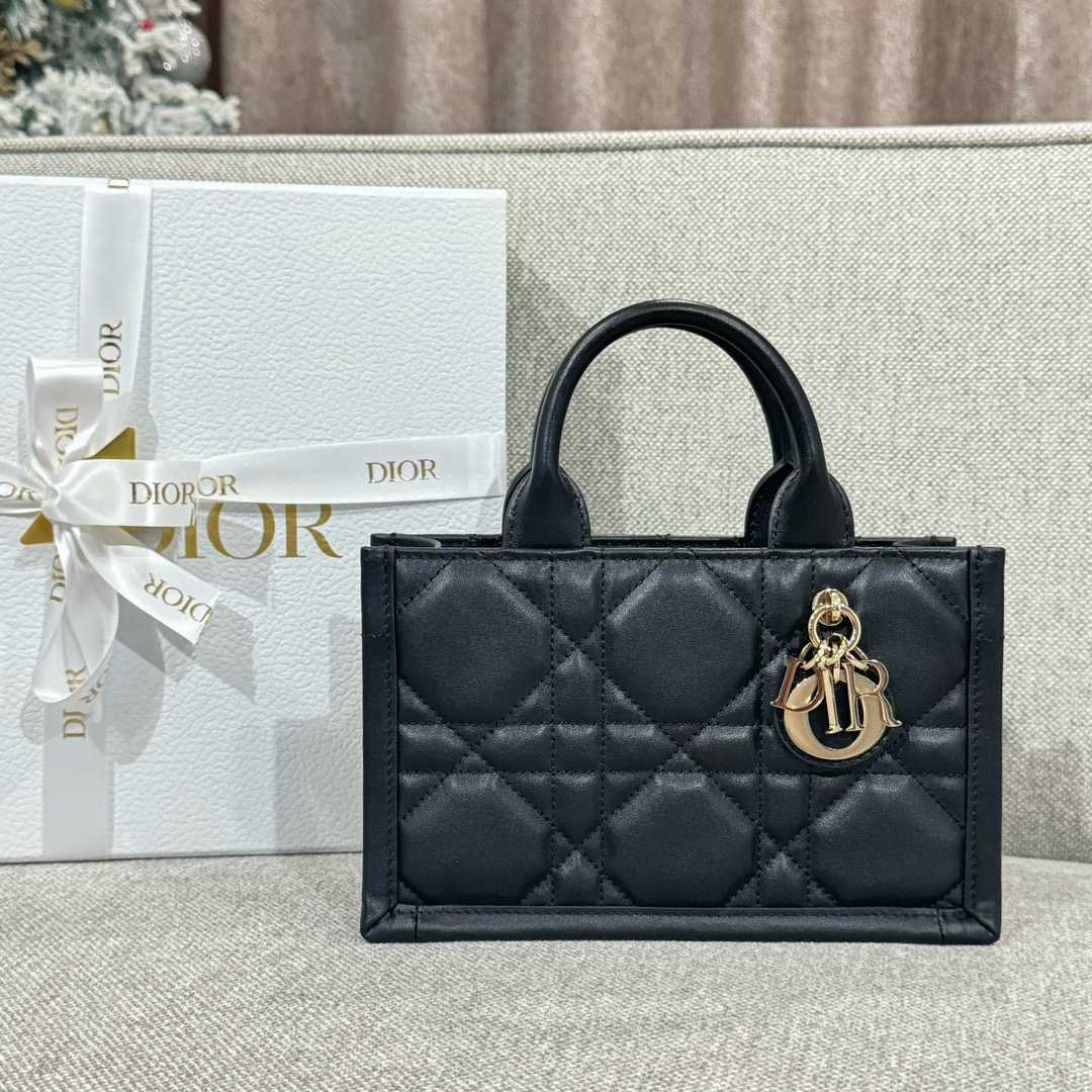 디올 Dior Mini Dior Book Tote Black 21.5cm
