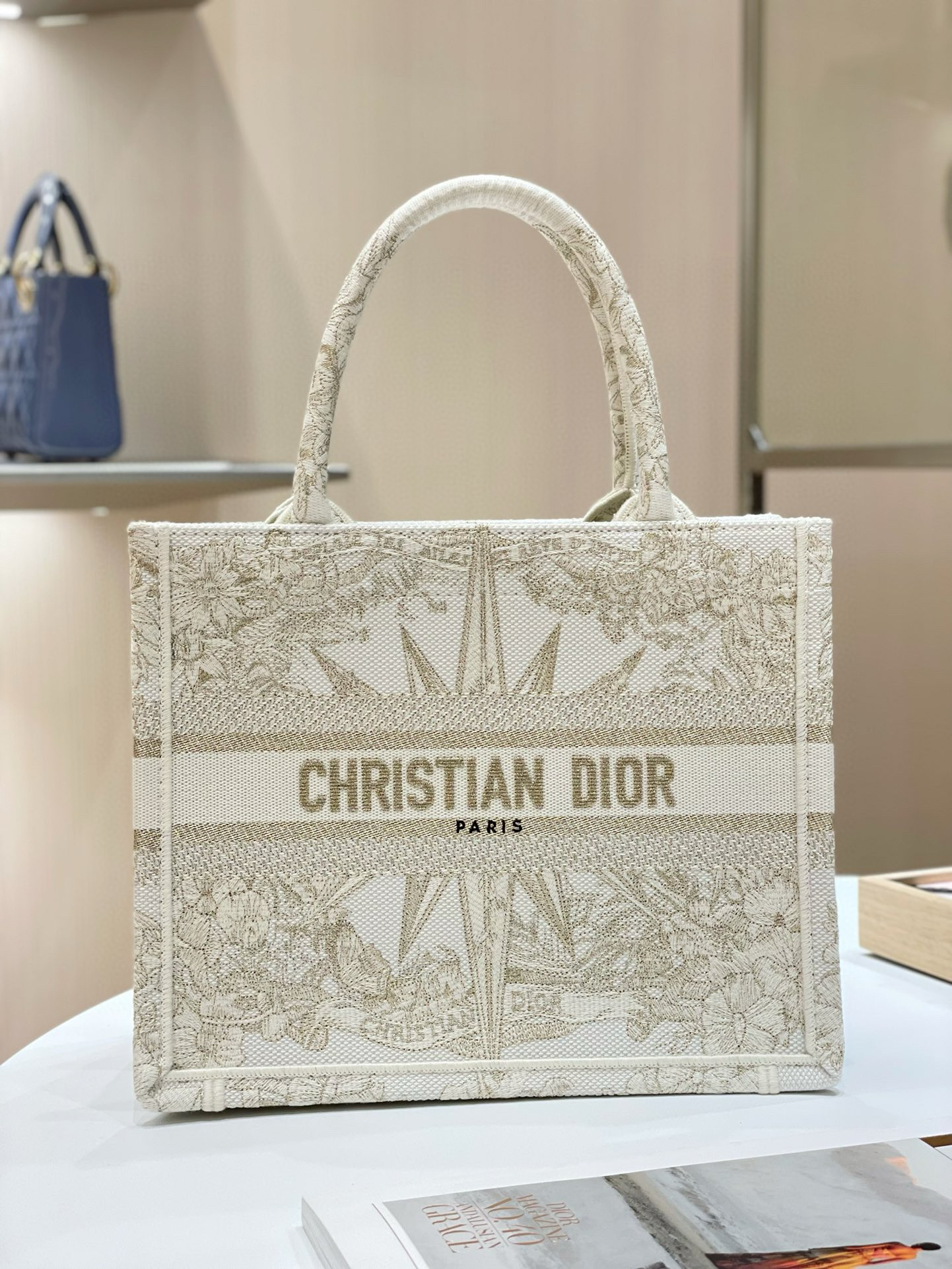 디올 Dior Small Dior Book Tote gold 26.5cm
