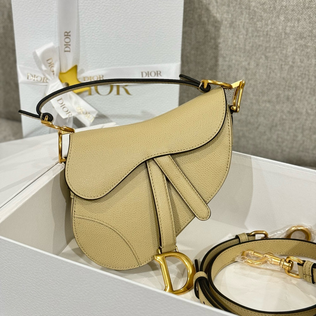 디올 Dior Mini Saddle Bag with Strap Beige 19cm