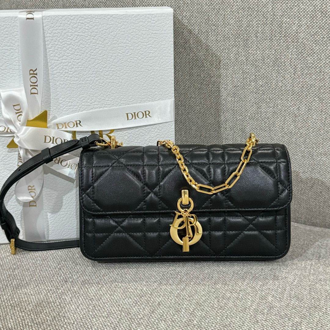 디올 Dior Miss Daisy Bag Macrocannage Lambskin Black 22cm