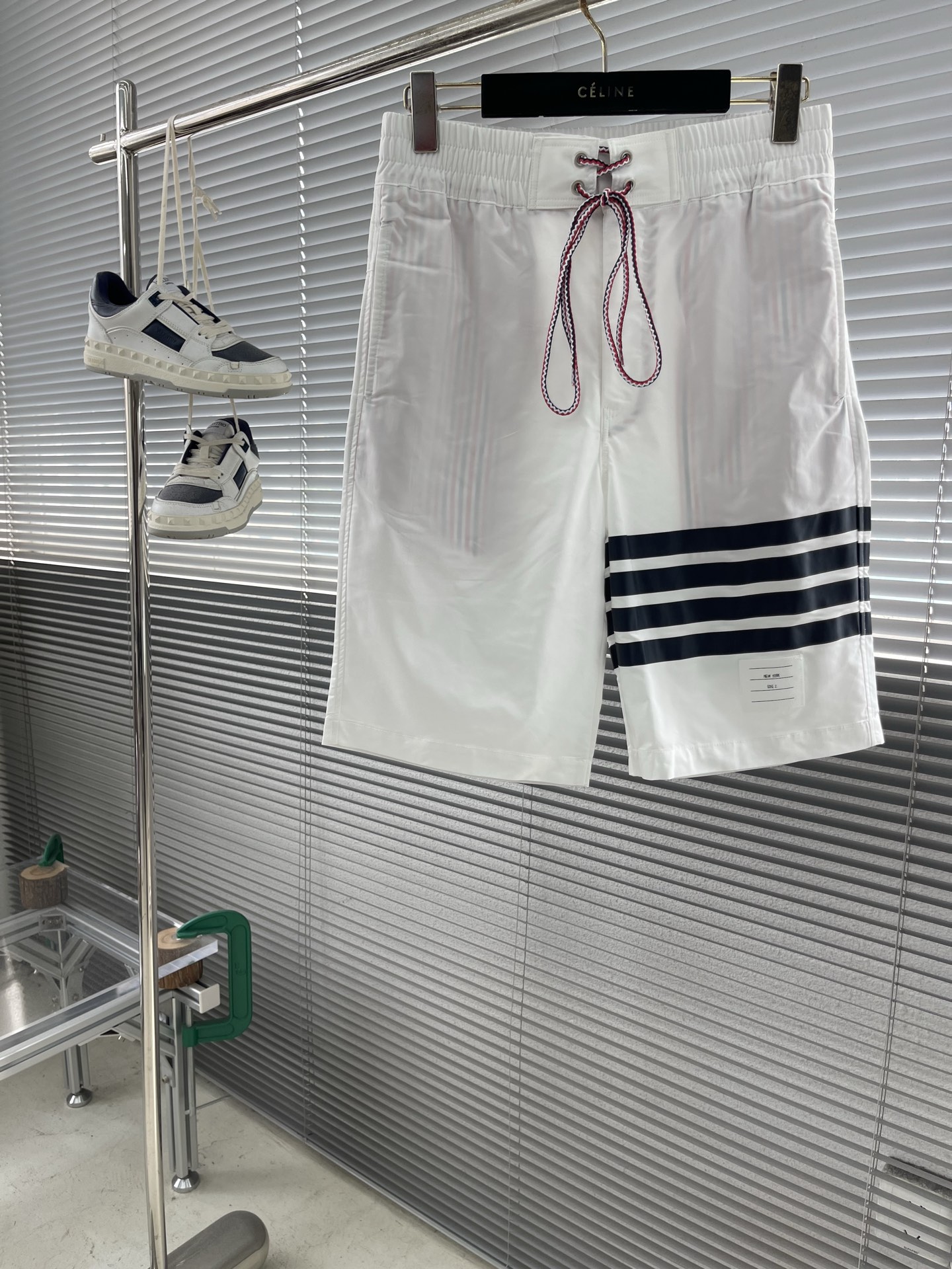 톰브라운 Thom Browne 반바지