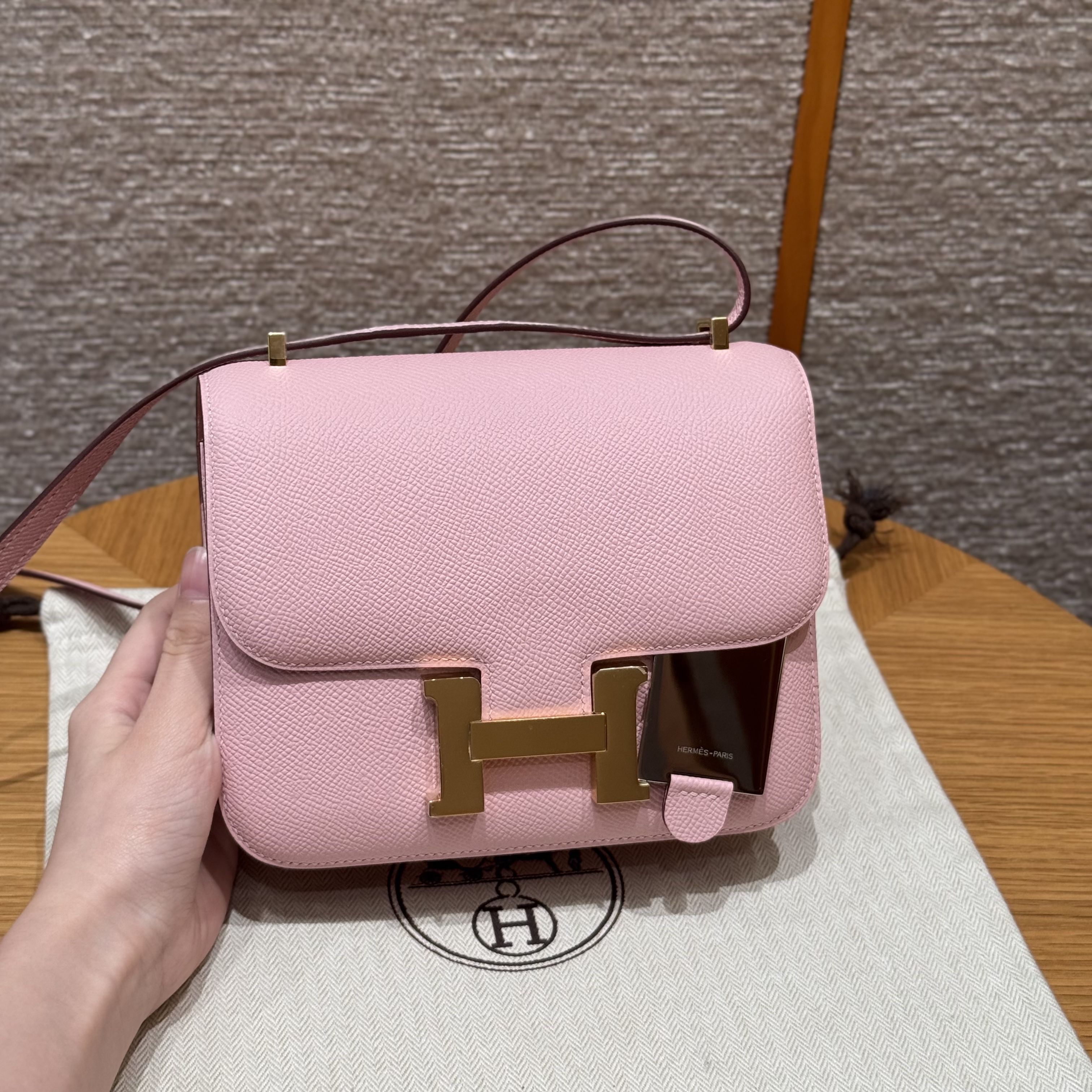 에르메스 Hermes Constance with mirror 19cm Epsom 3Q Rose Sakura/gold