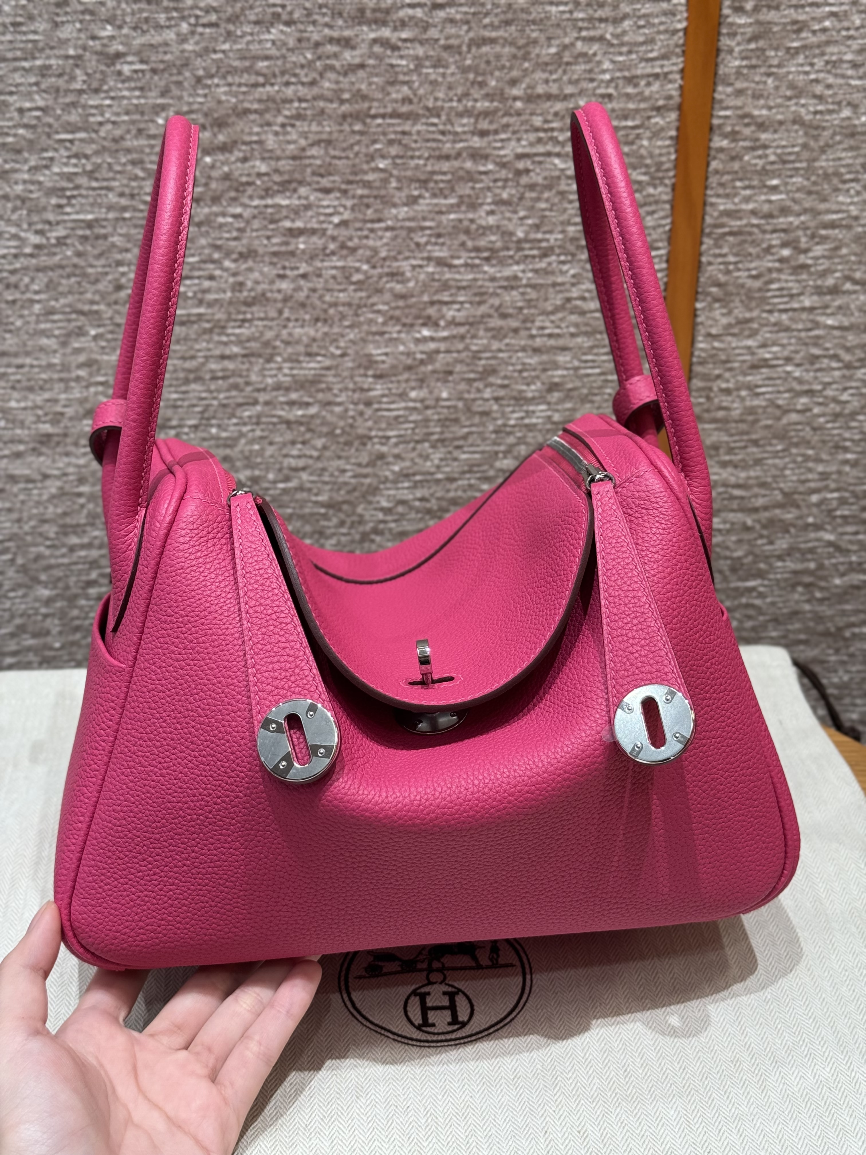 에르메스 Hermes Lindy 26cm Clemence 5J Fuchia/silver