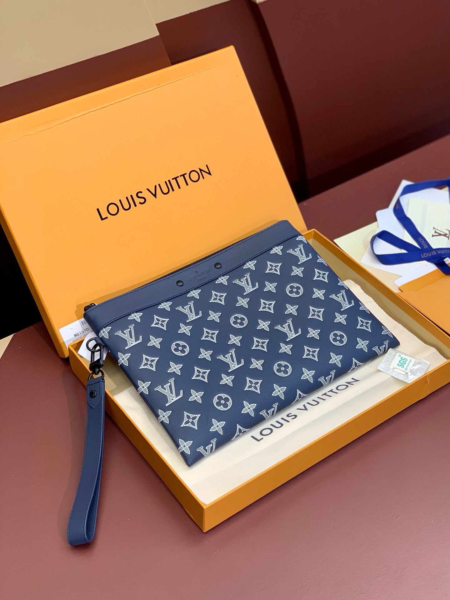 루이비통 Louis Vuitton M81570 Pochette To Go Blue 30cm