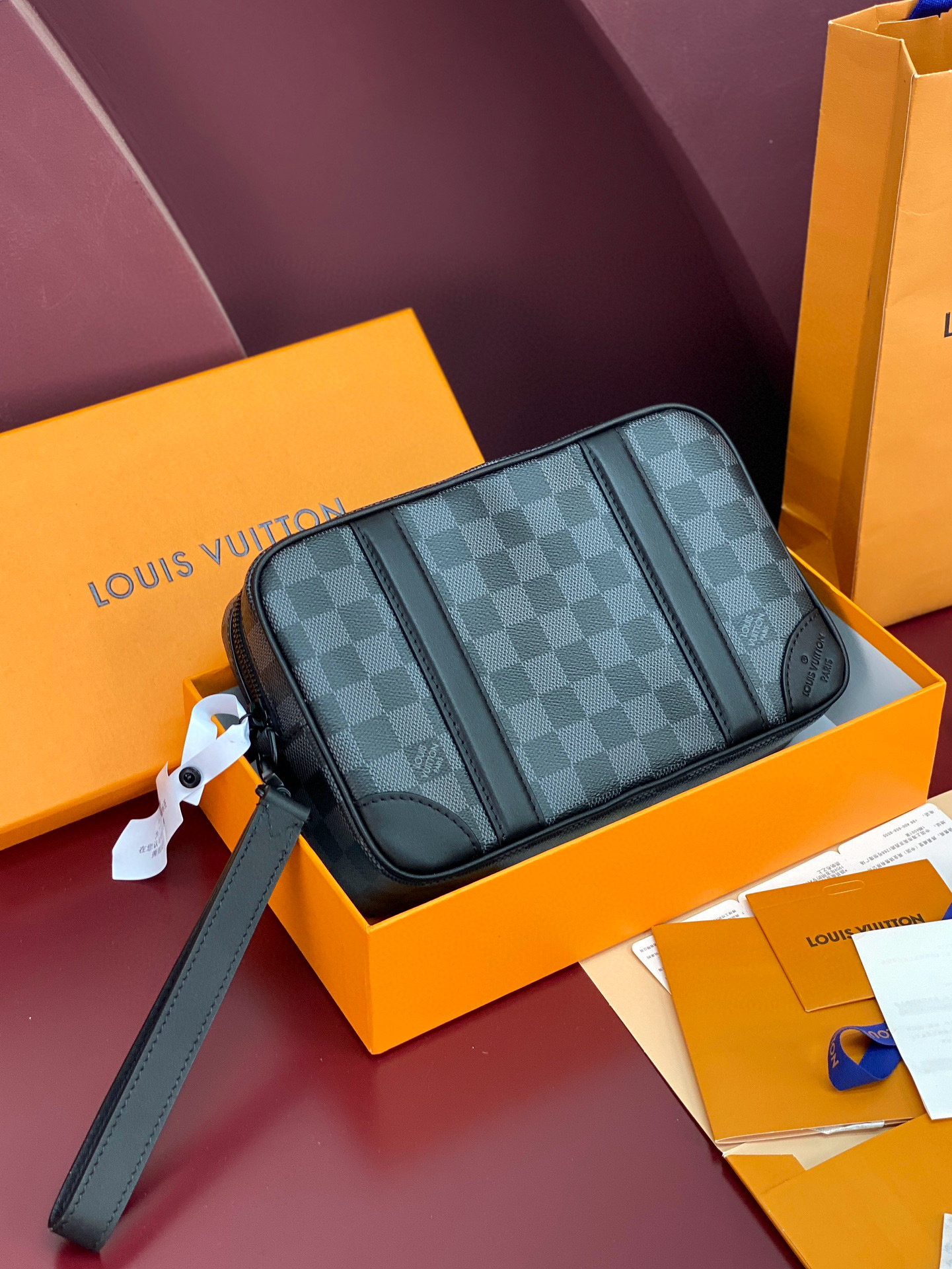 루이비통 Louis Vuitton M82076  Pochette Kasai Black 25cm