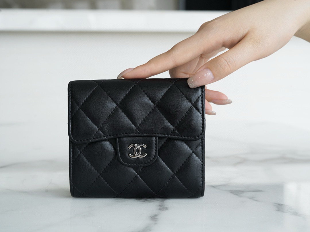 샤넬 Chanel Classic Small Flap Wallet Black silver 11.5cm