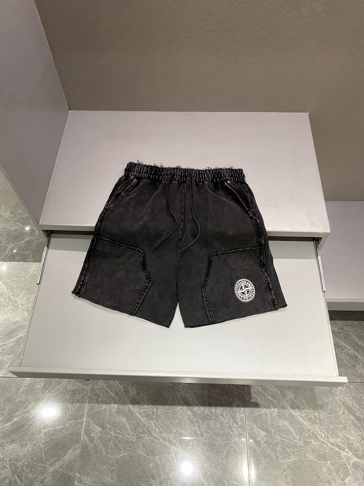 스톤아일랜드 Stone Island 반바지