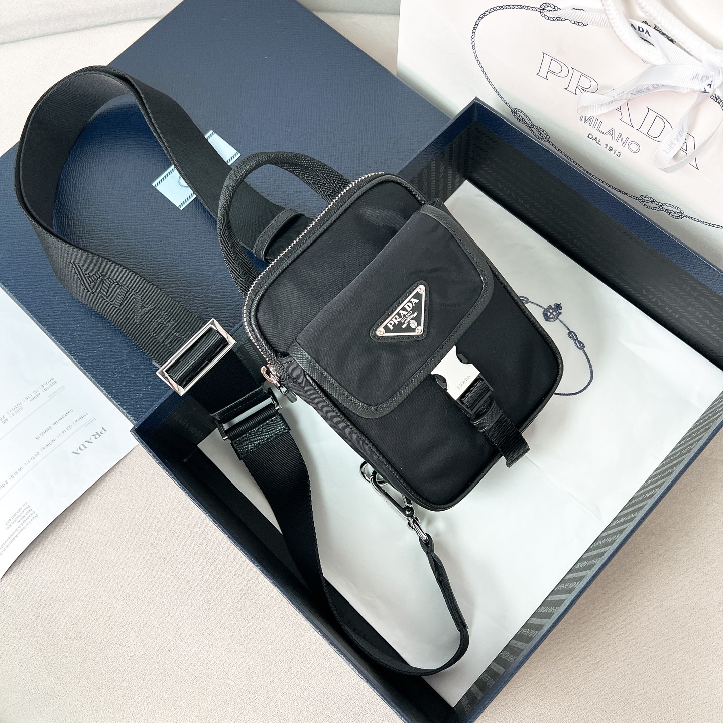 프라다 Prada 2ZH194 리나일론 및 가죽 스마트폰 케이스