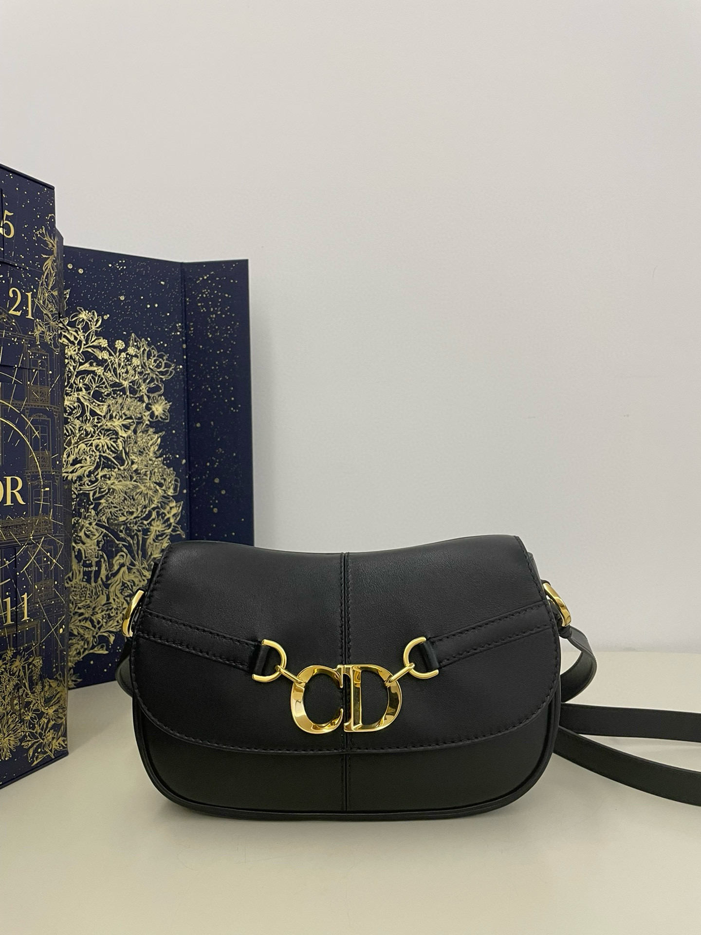 디올 Dior Small CD Besace Bag Black 24cm