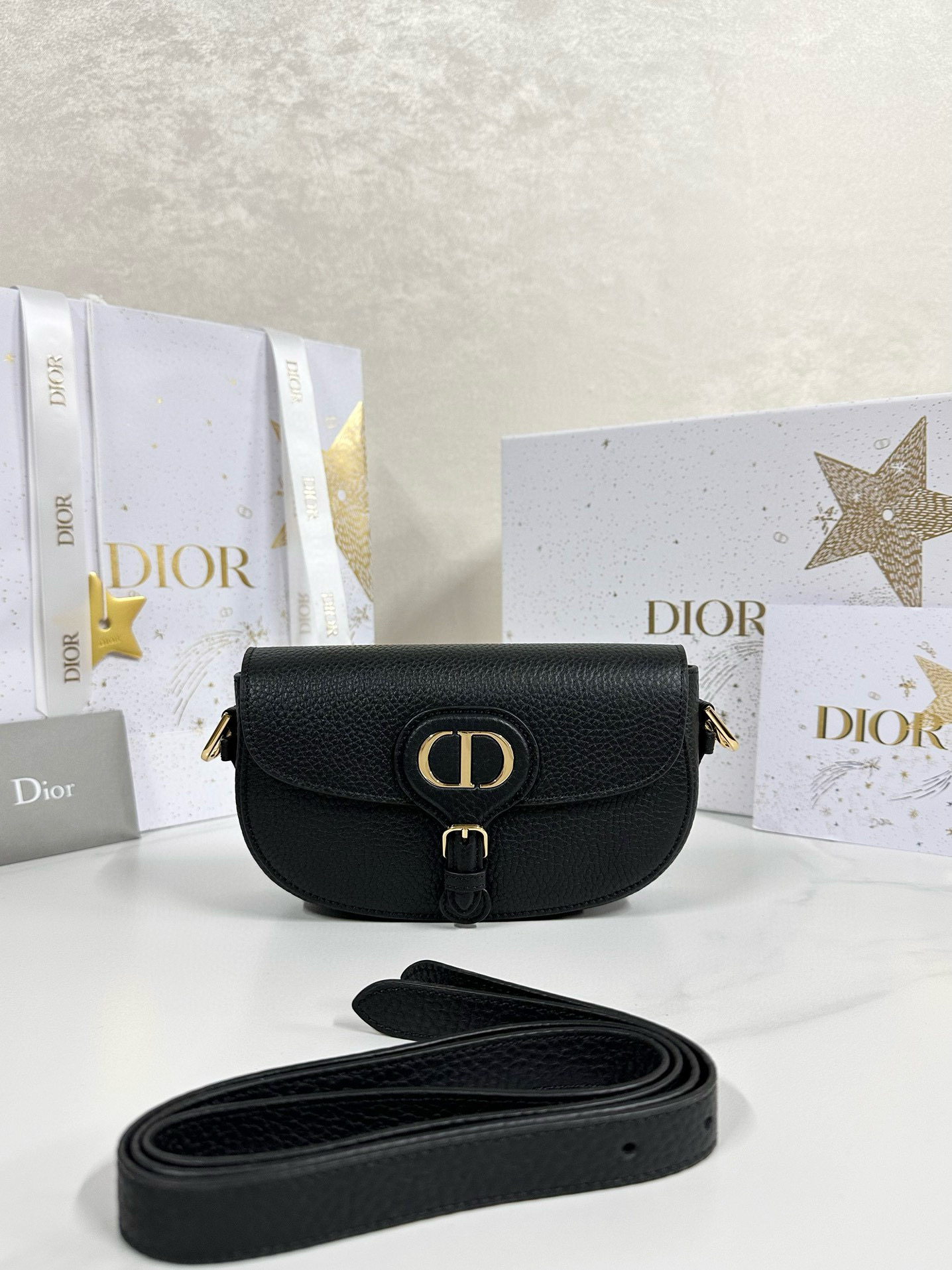 디올 Dior Medium Bobby East-West Bag Black 21cm