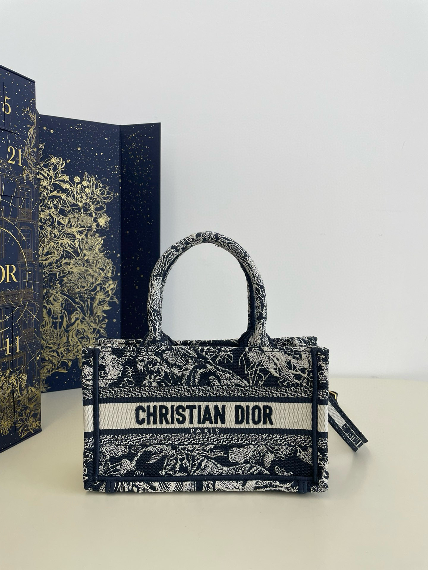 디올 Dior Mini Dior Book Tote Blue Reverse 21.5cm