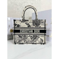 디올 Dior Medium Dior Book Tote Black Embroidery 36.5cm