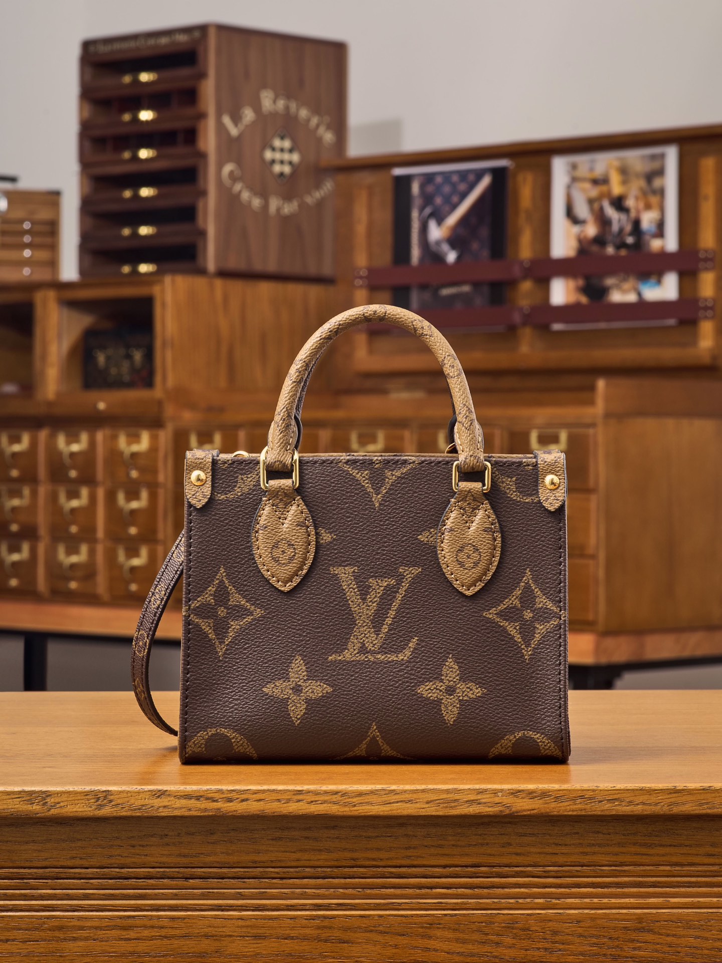 루이비통 Louis Vuitton M46839 Onthego BB Monogram Reverse 25CM