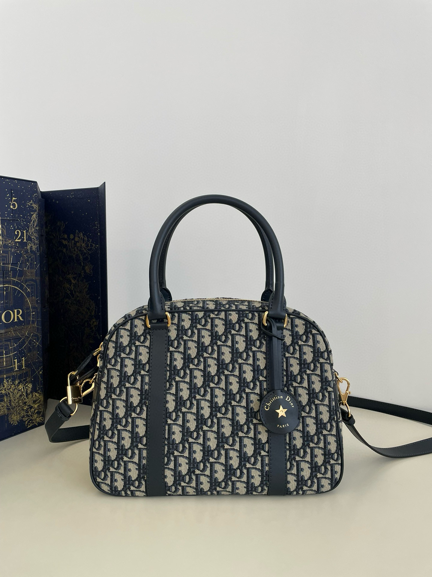 디올 Dior Large D-Vibe Bowling Bag Oblique Jacquard Blue 31cm