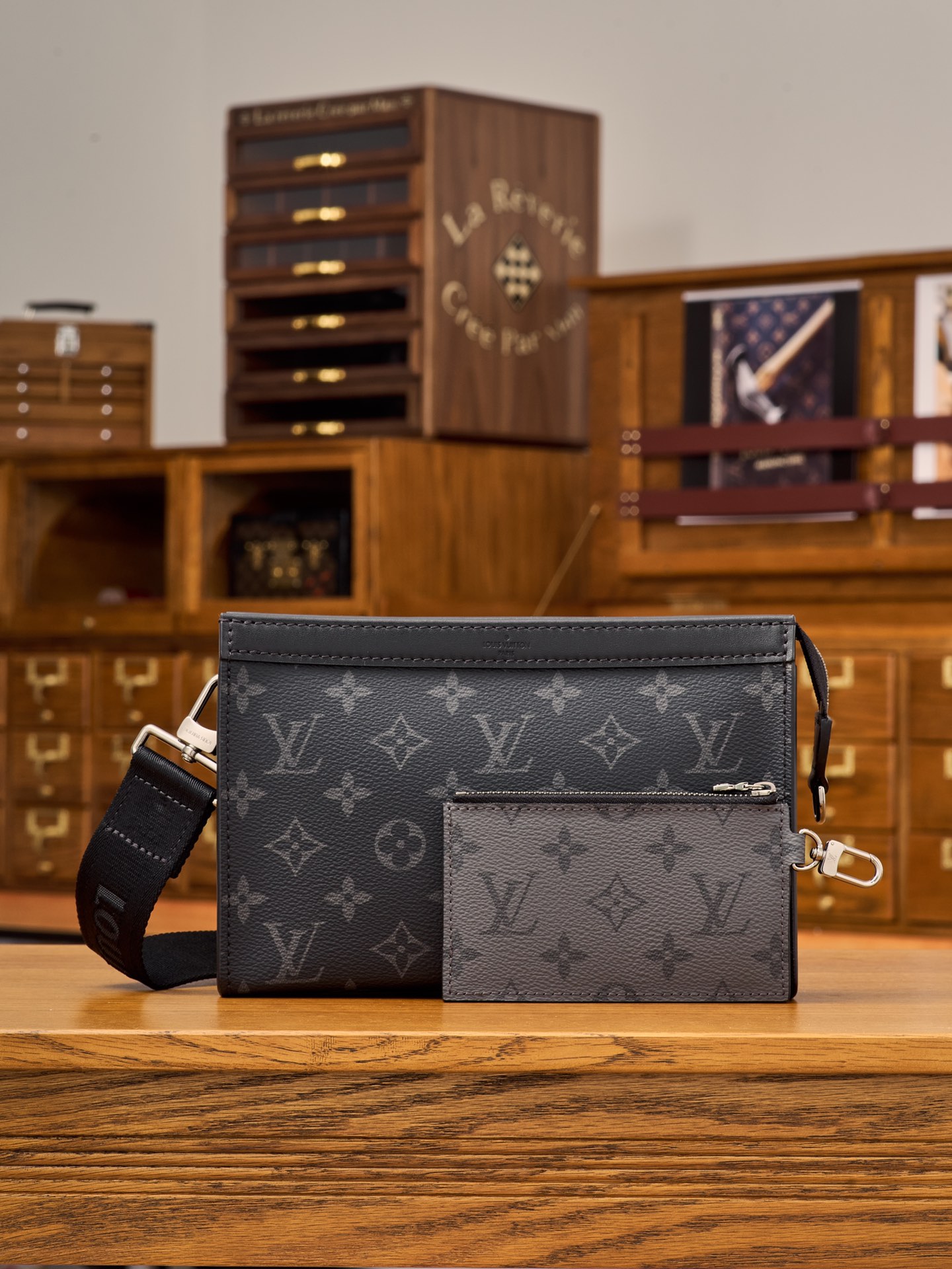 루이비통 Louis Vuitton M81124 Gaston Wearable Wallet Monogram Eclipse 22CM