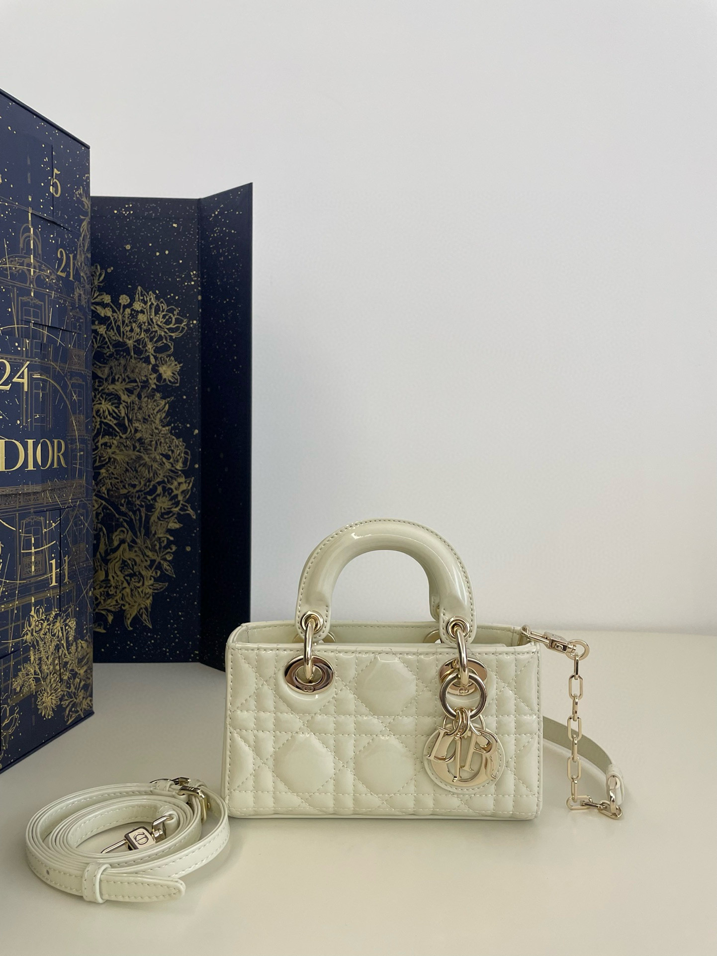 디올 Dior Lady D-Joy Micro Bag White 16cm