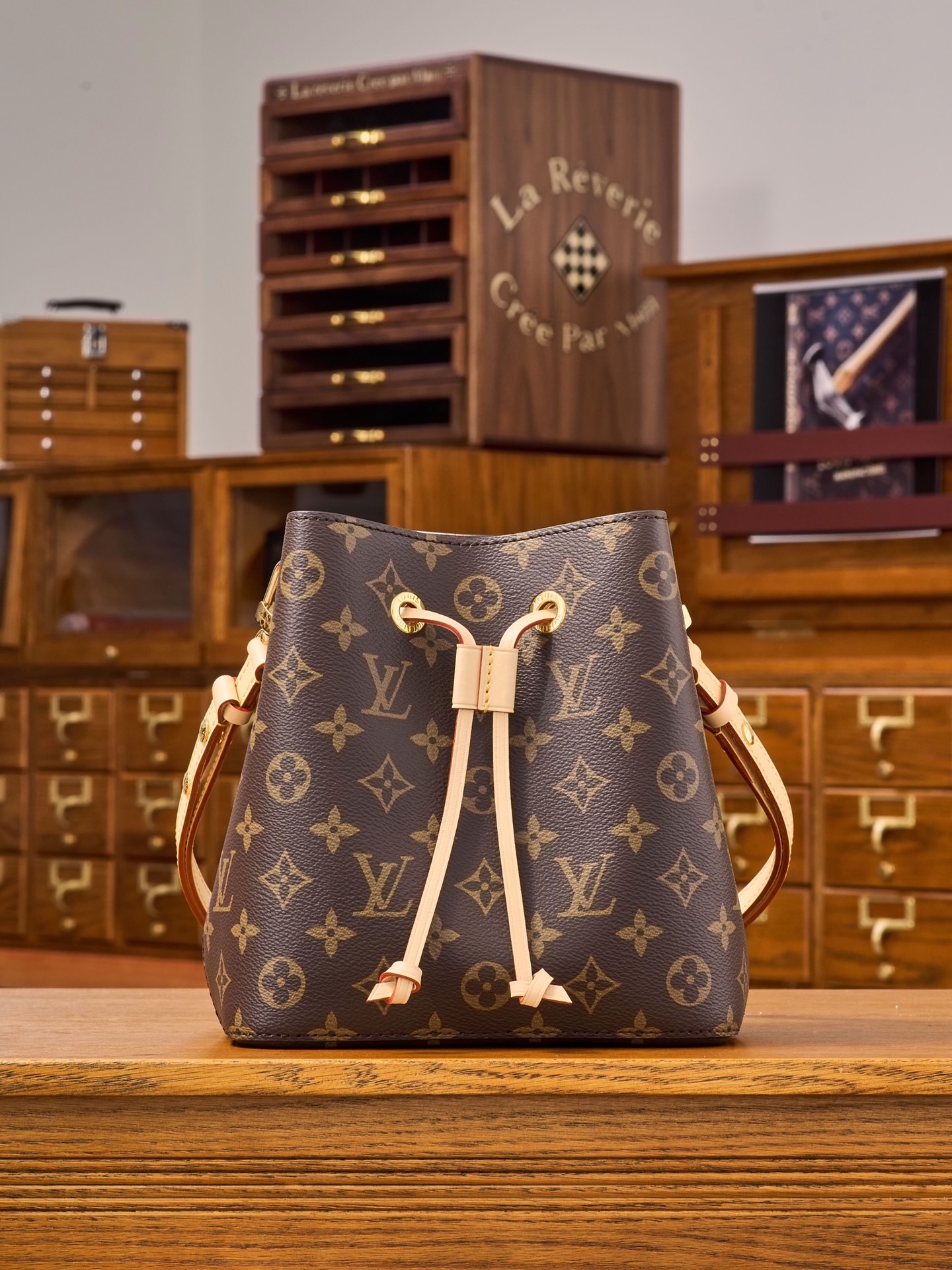 루이비통 Louis Vuitton M46581 Neonoe BB Monogram 20CM