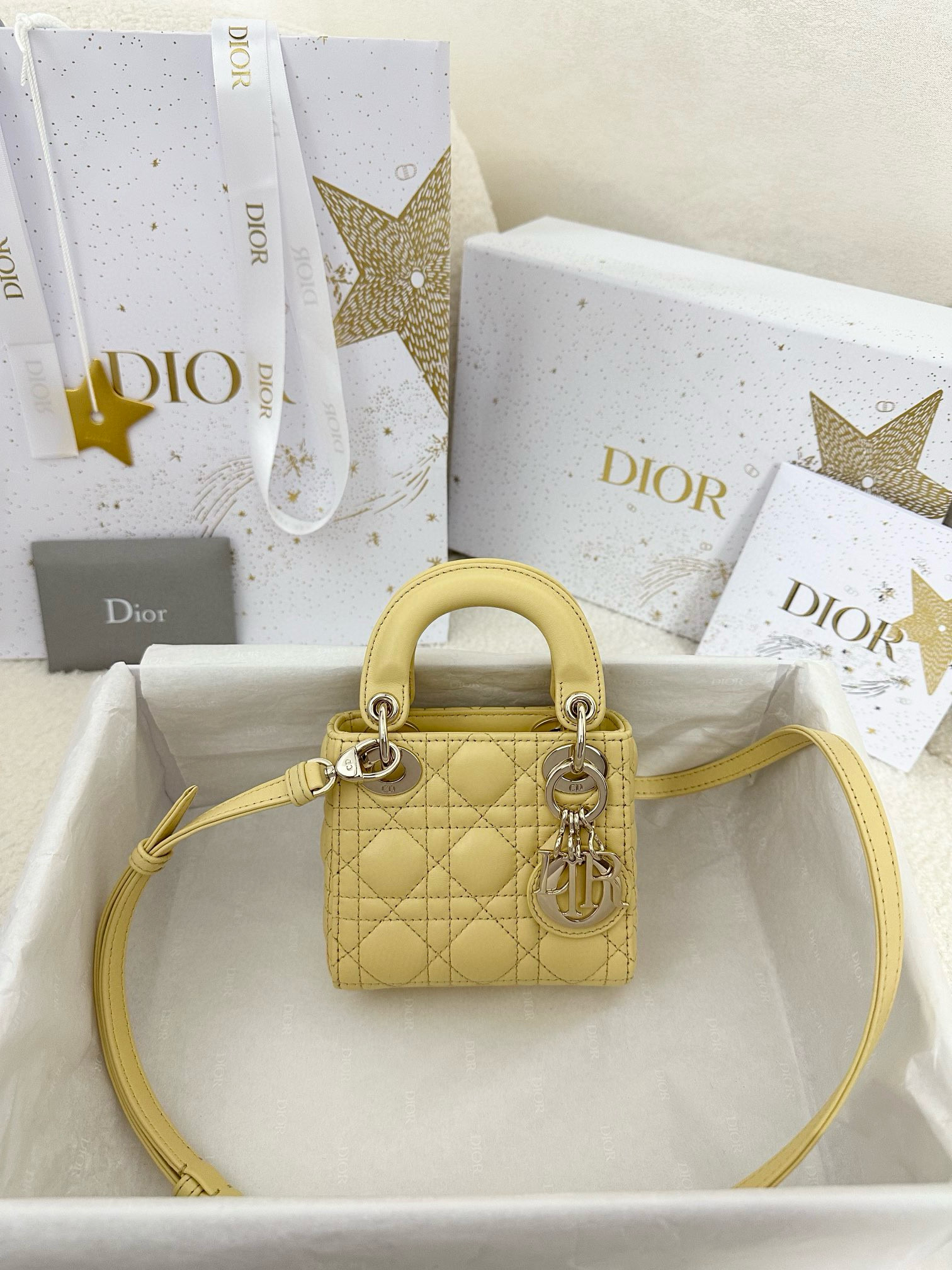 디올 Dior Lady Dior Micro Bag yellow