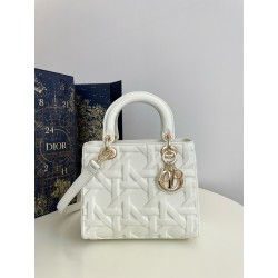 디올 Dior Medium Lady Dior Bag White 24cm